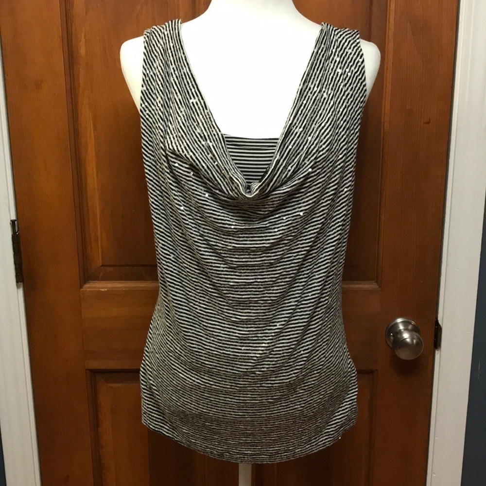 3/$25 Victor Alfaro Black & White Sequin Top Size Medium